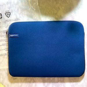 Amazon Basics New - 11.6-Inch Laptop Sleeve, Protective Case with Zipper - Blue